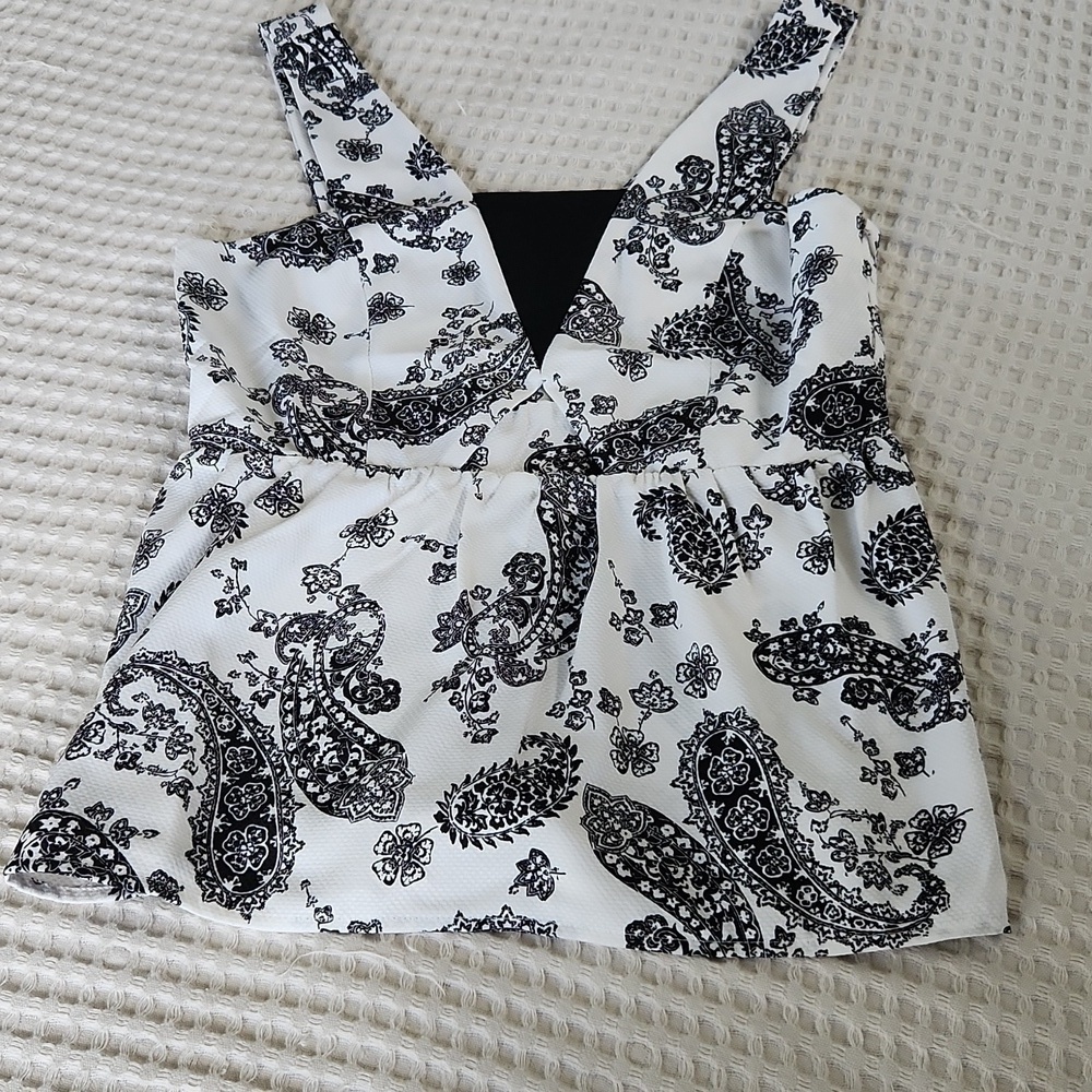 Paisley Black White Cutout sleeveless Blouse Party Elegant - Picture 3 of 11